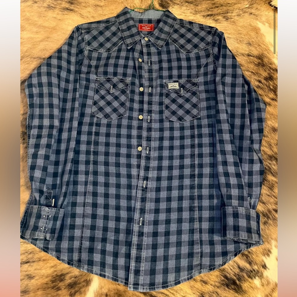 Kim’s shirt